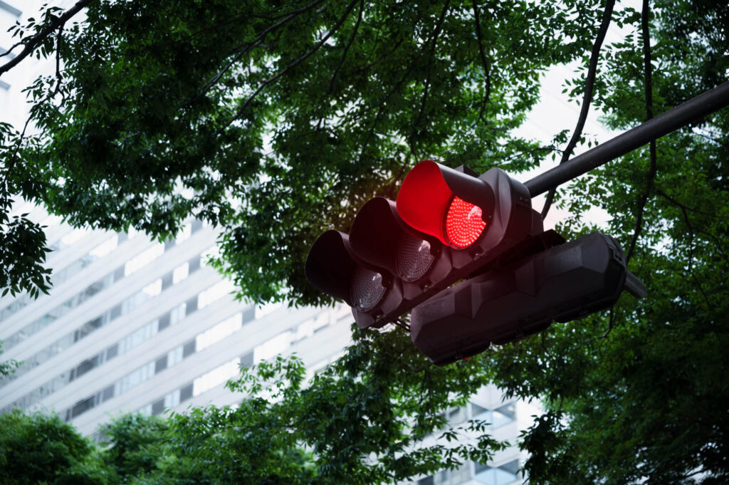 A horizontal traffic light sensor system